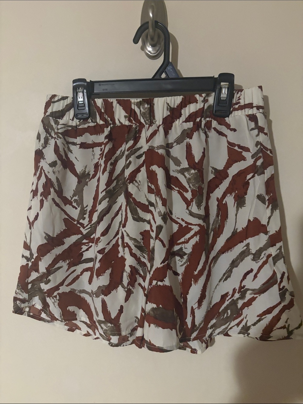 Timing Rust & Cream Abstract Print Skort